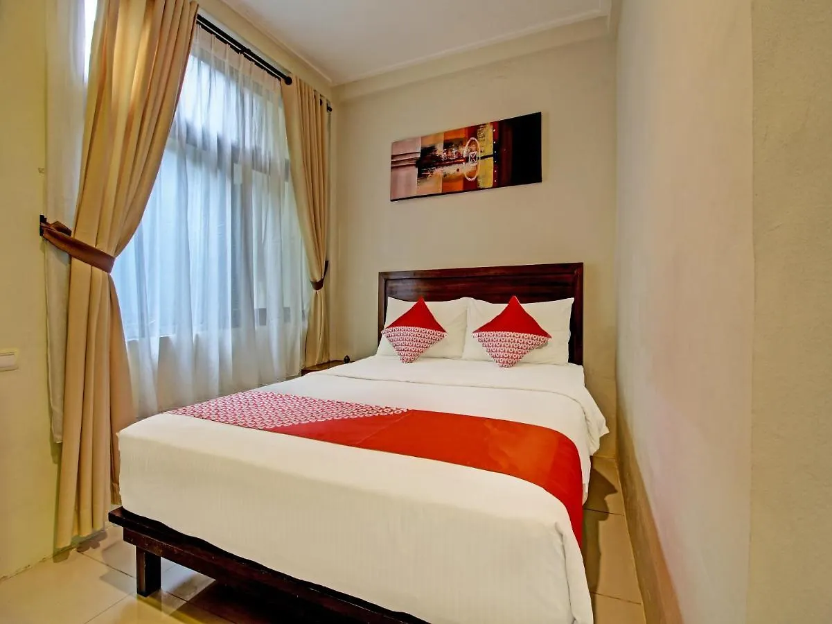 סמיניאק Collection O 91300 Sunny Side Villa בית הארחה